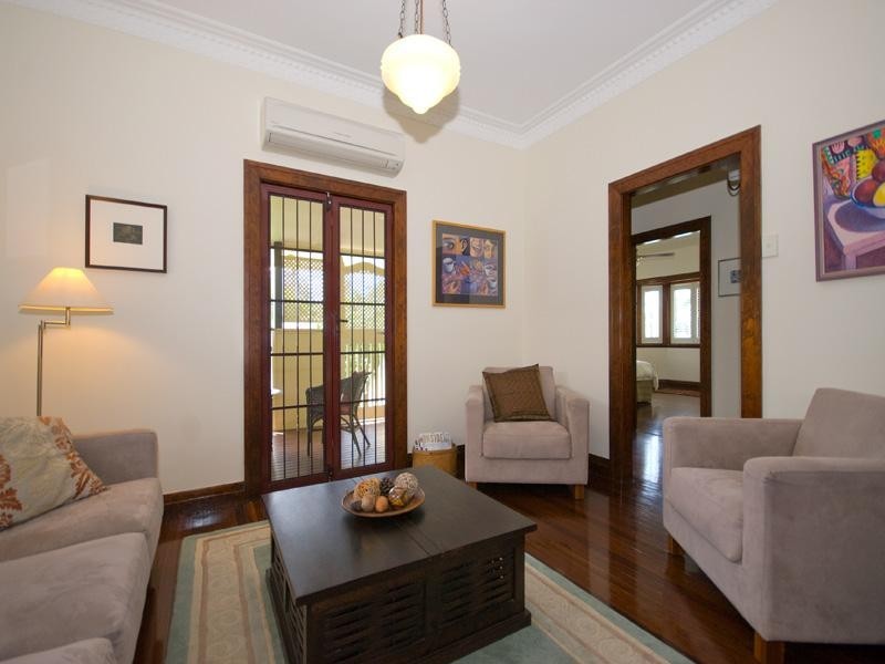 12 Rakeevan Road, Graceville QLD 4075