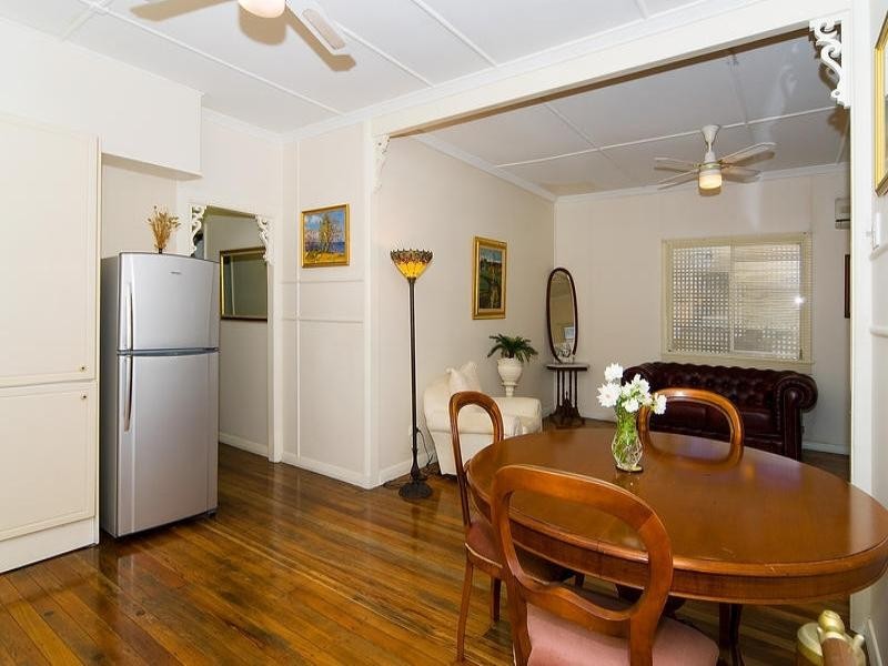 32 Lancelot Street, Tennyson QLD 4105