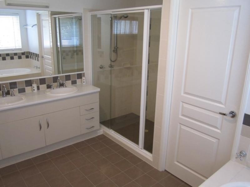 74 Quarry Road, Sherwood QLD 4075