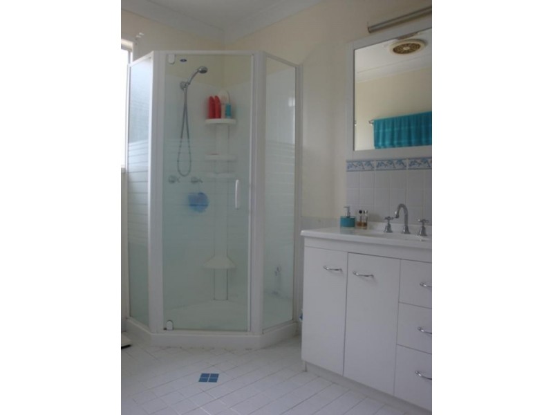 190 Strong Avenue, Graceville QLD 4075