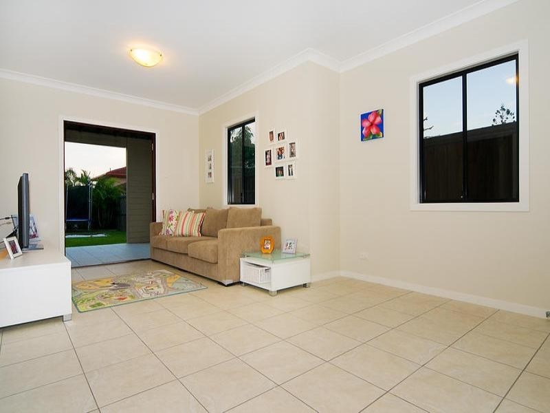 70 Borden Street, Sherwood QLD 4075