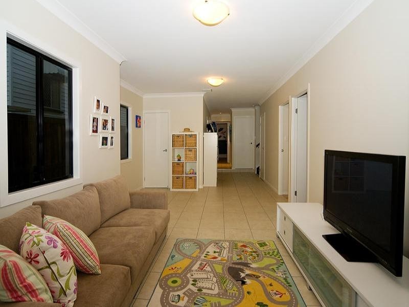 70 Borden Street, Sherwood QLD 4075