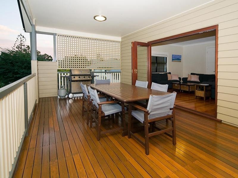 70 Borden Street, Sherwood QLD 4075