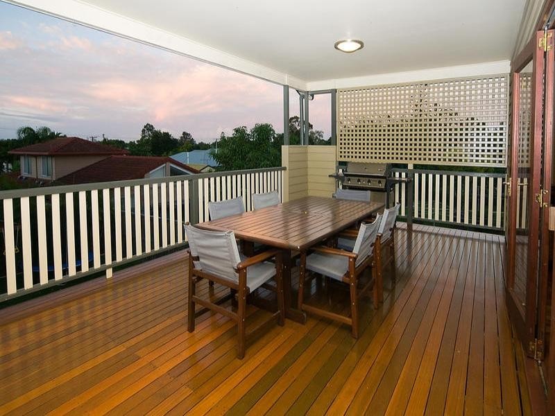 70 Borden Street, Sherwood QLD 4075
