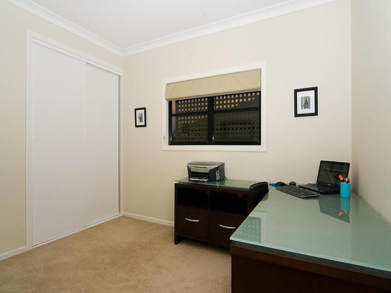 70 Borden Street, Sherwood QLD 4075
