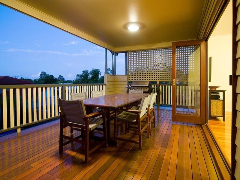 70 Borden Street, Sherwood QLD 4075