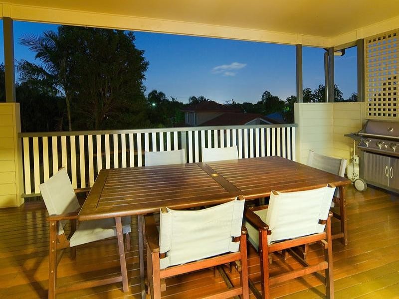 70 Borden Street, Sherwood QLD 4075