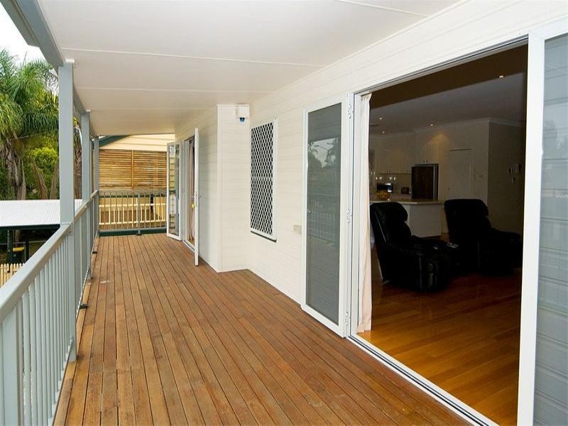 28 Graceville Avenue, Graceville QLD 4075