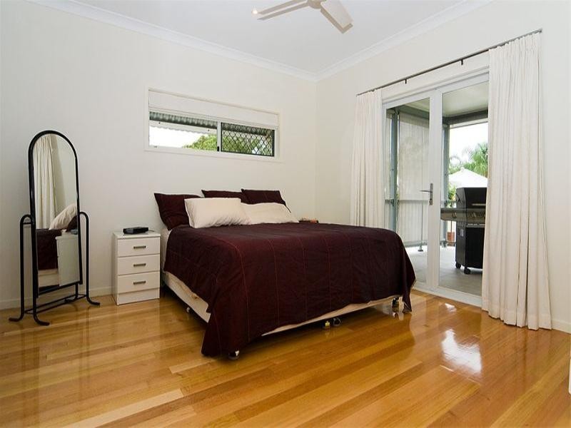 28 Graceville Avenue, Graceville QLD 4075