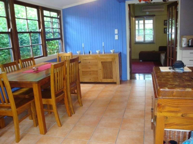 95 Englefield Road, Oxley QLD 4075