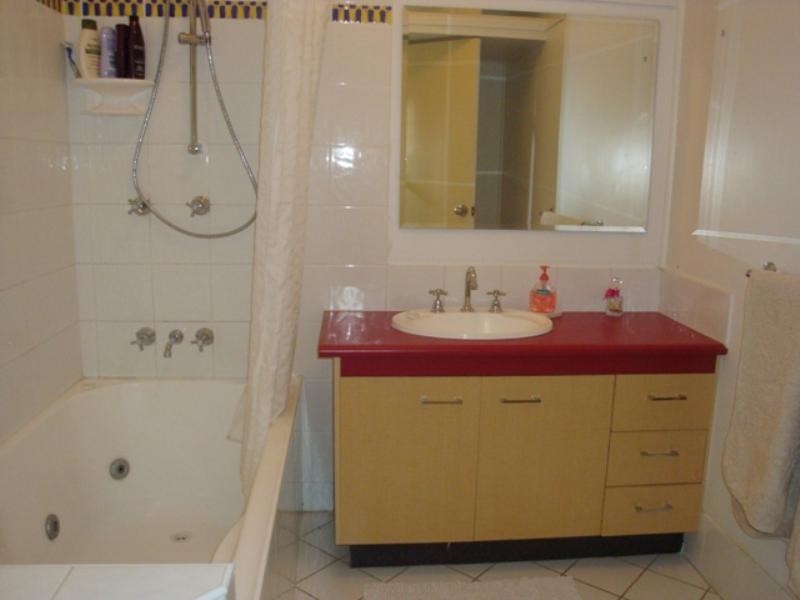 95 Englefield Road, Oxley QLD 4075