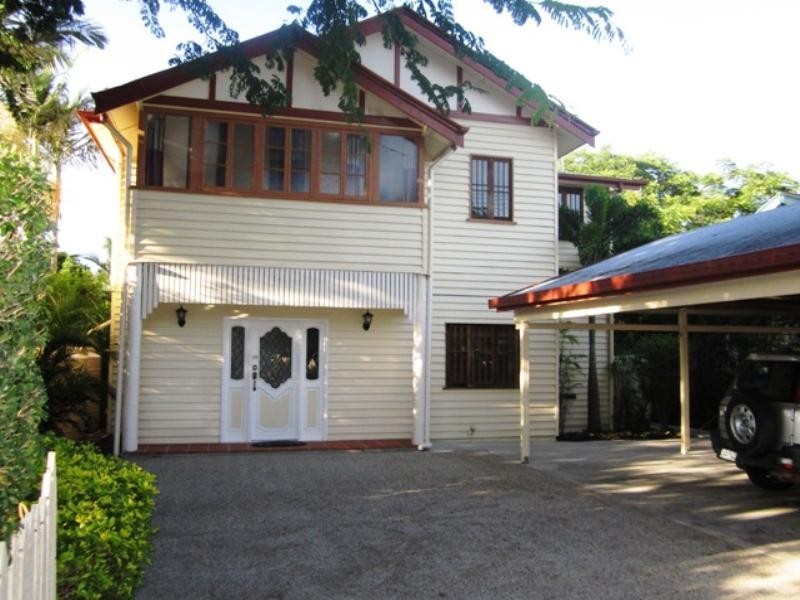 130 King Arthur Terrace, Tennyson QLD 4105