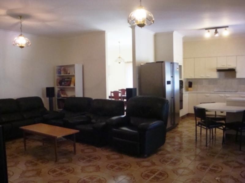 70 Englefield Road, Oxley QLD 4075