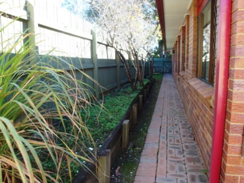 70 Englefield Road, Oxley QLD 4075