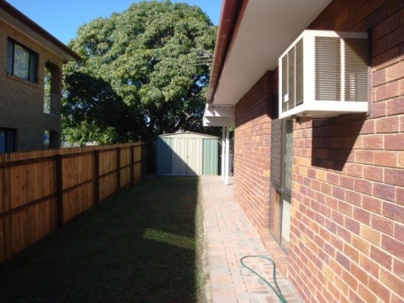 70 Englefield Road, Oxley QLD 4075