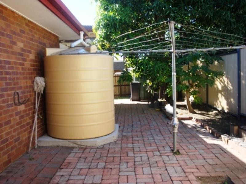 70 Englefield Road, Oxley QLD 4075