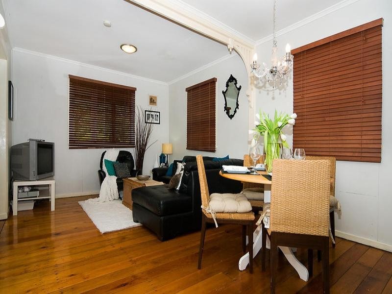53 Englefield Road, Oxley QLD 4075