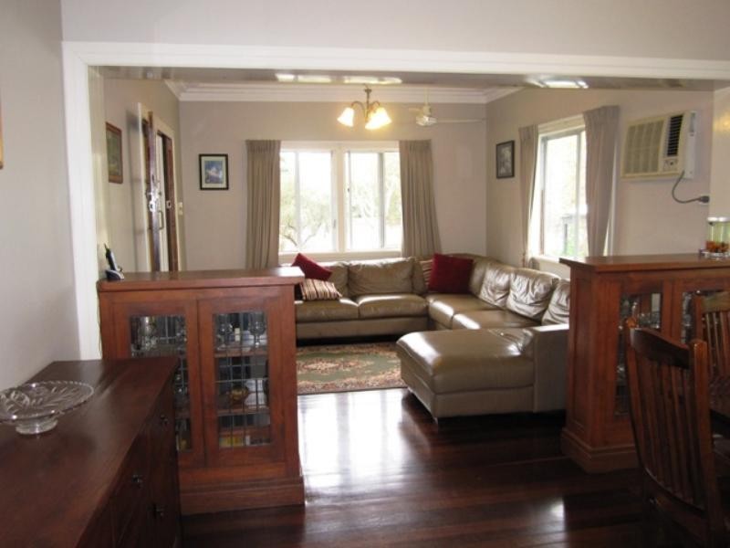 201 Honour Avenue, Chelmer QLD 4068