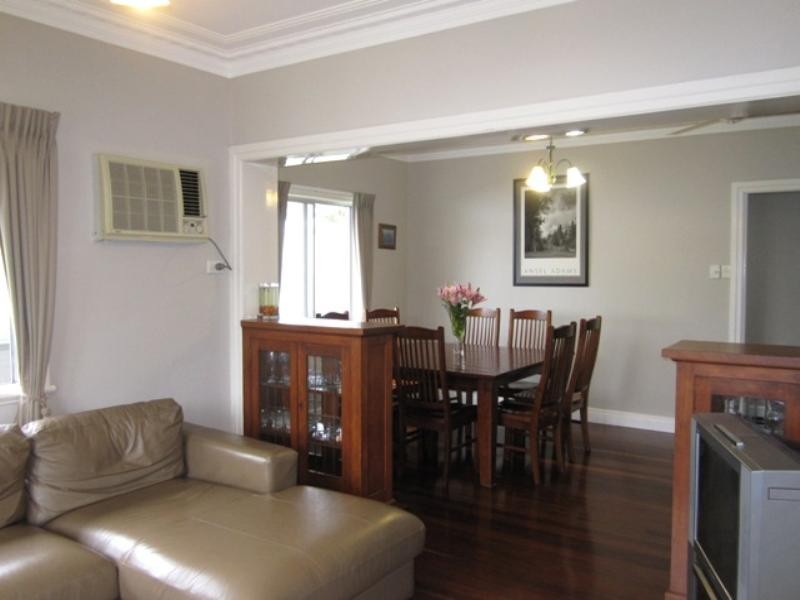 201 Honour Avenue, Chelmer QLD 4068