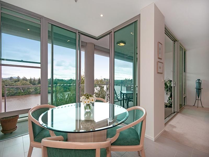 220/205 King Arthur Terrace, Tennyson QLD 4105