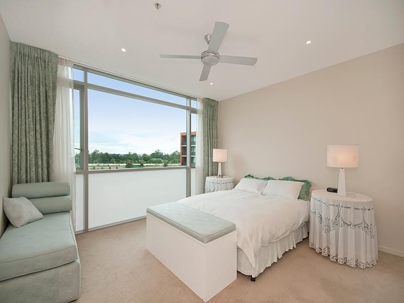 220/205 King Arthur Terrace, Tennyson QLD 4105