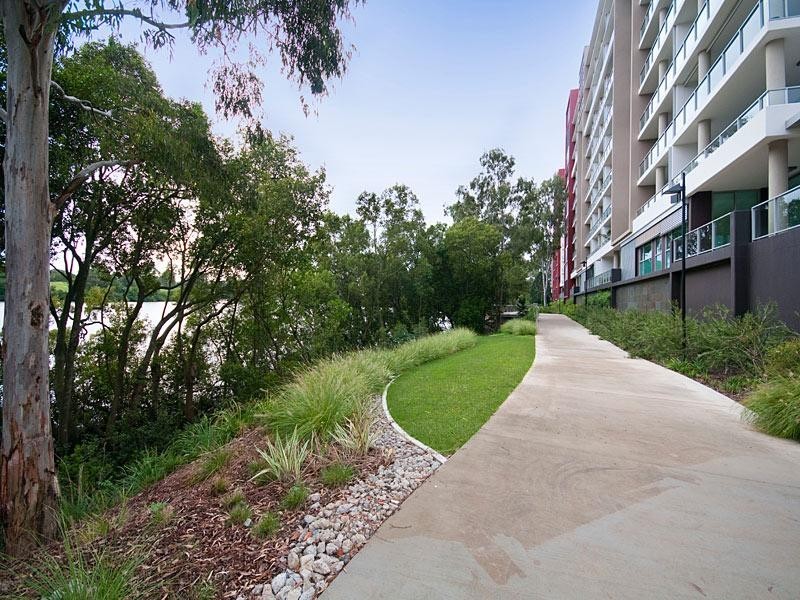 220/205 King Arthur Terrace, Tennyson QLD 4105