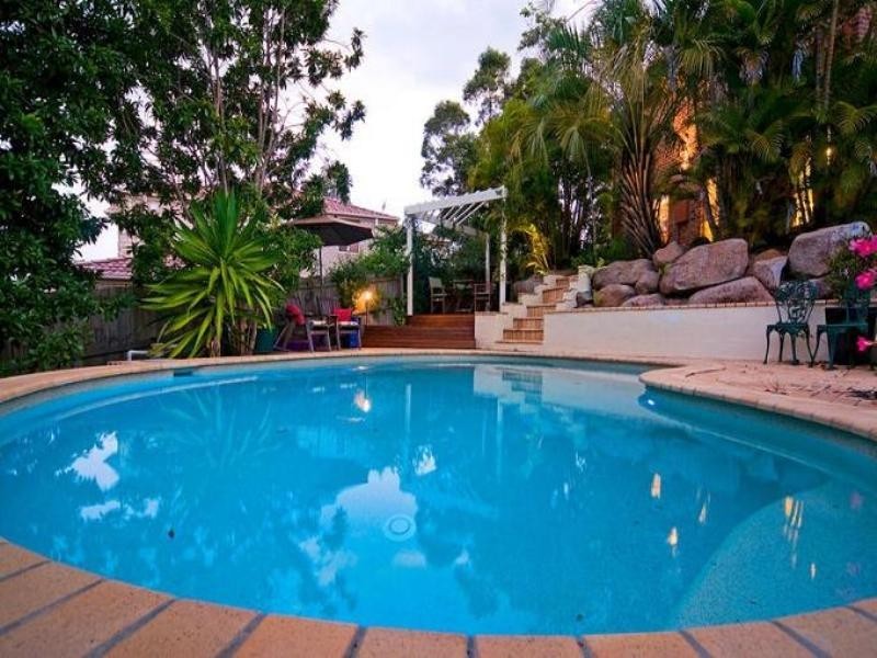 30 Tangmere Street, Chapel Hill QLD 4069