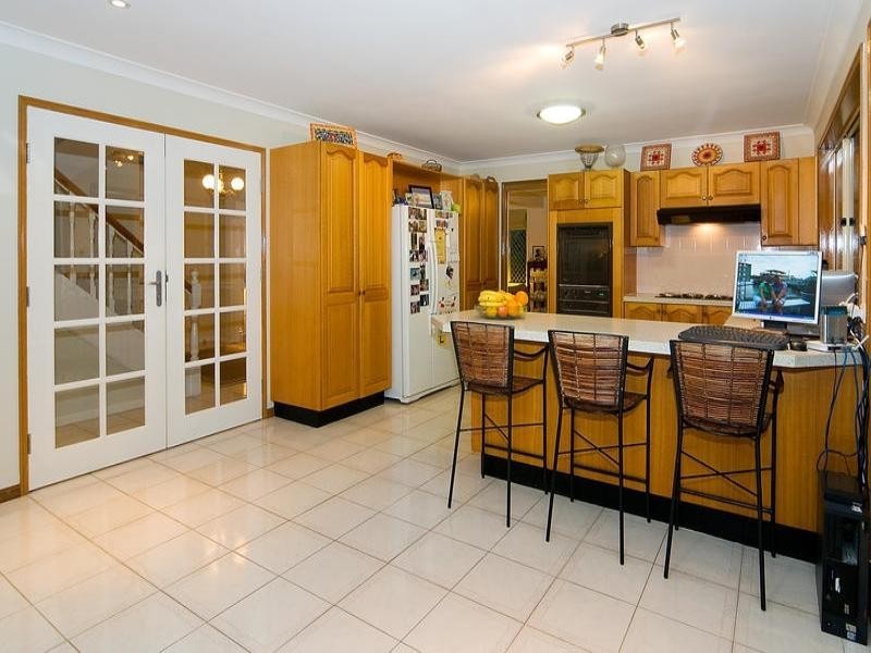 30 Tangmere Street, Chapel Hill QLD 4069