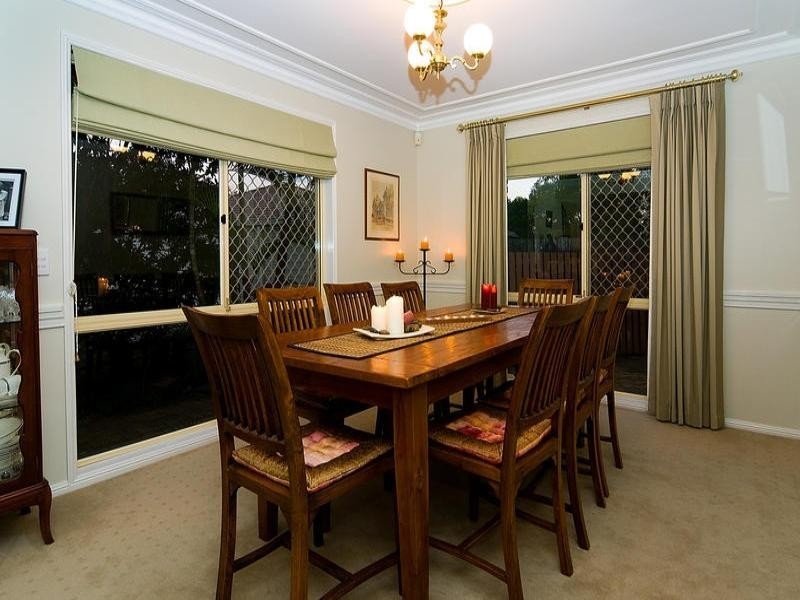 30 Tangmere Street, Chapel Hill QLD 4069