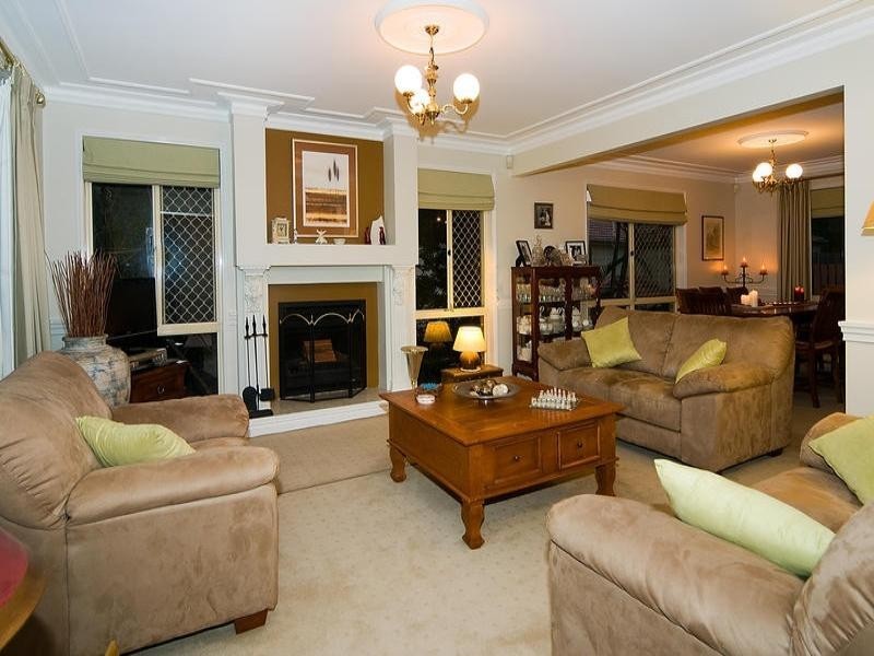 30 Tangmere Street, Chapel Hill QLD 4069