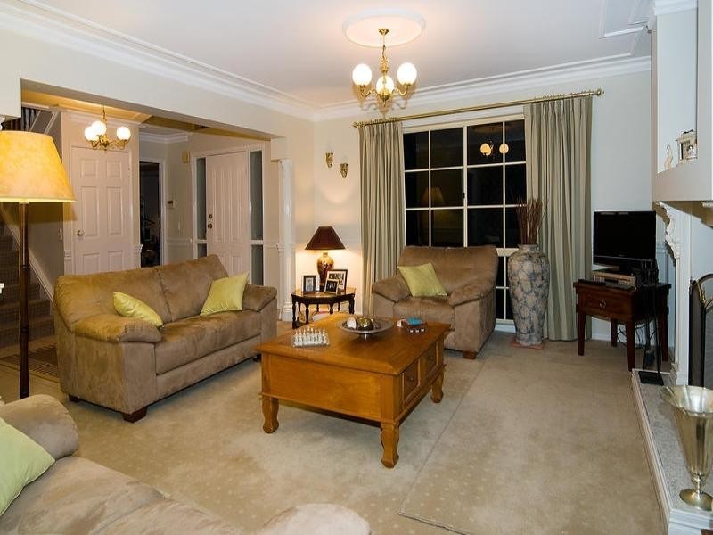 30 Tangmere Street, Chapel Hill QLD 4069