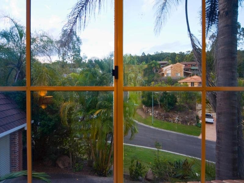 30 Tangmere Street, Chapel Hill QLD 4069