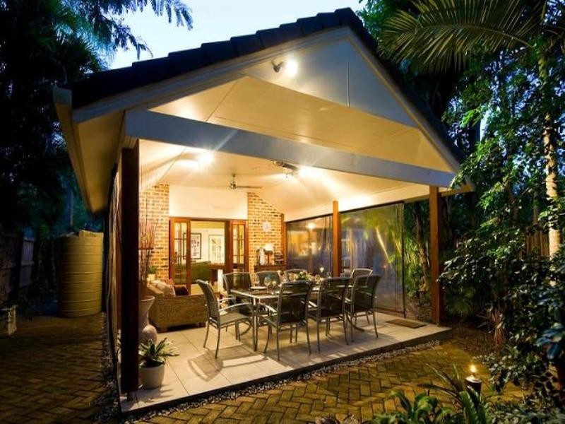 30 Tangmere Street, Chapel Hill QLD 4069