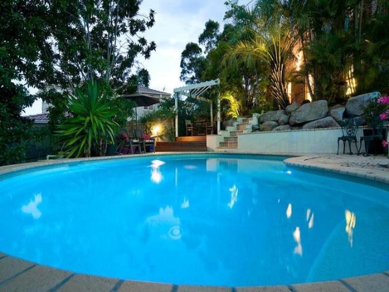 30 Tangmere Street, Chapel Hill QLD 4069