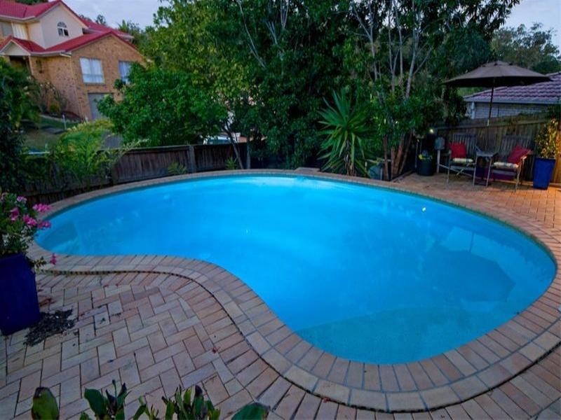 30 Tangmere Street, Chapel Hill QLD 4069