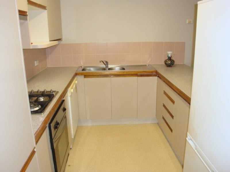 8/118 School Road, Yeronga QLD 4104