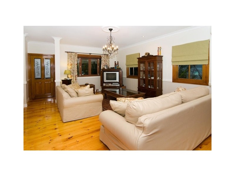 38 Chelmer St East, Chelmer QLD 4068