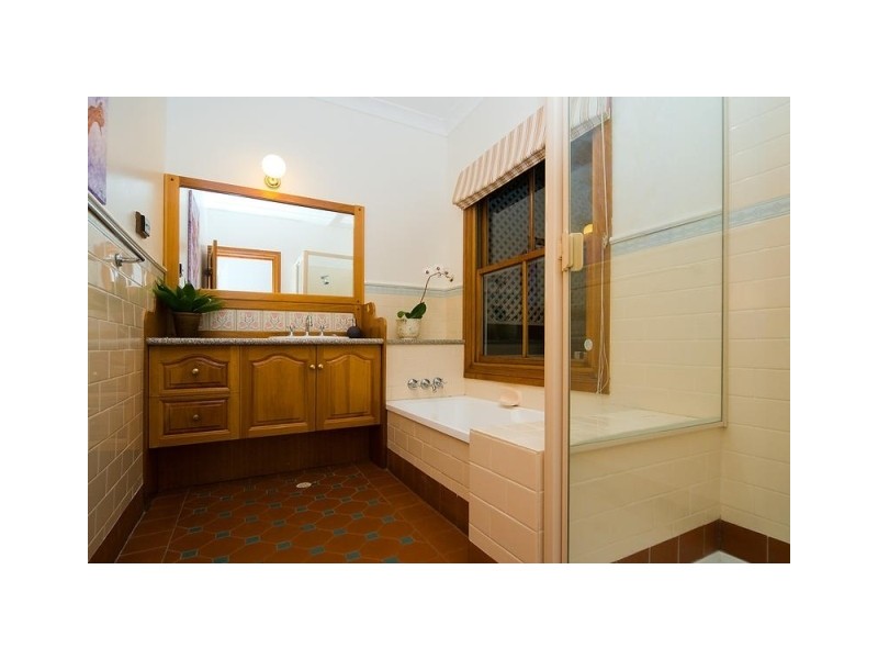 38 Chelmer St East, Chelmer QLD 4068