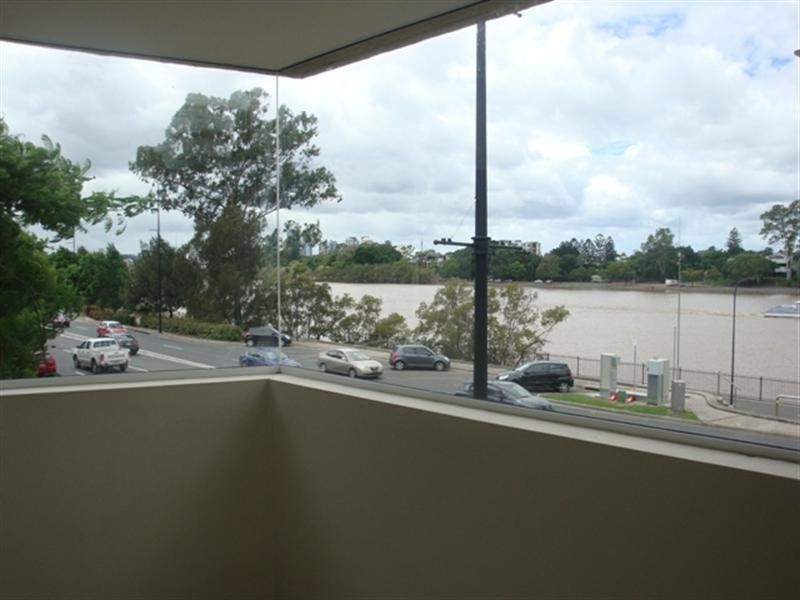 4/515 Coronation Drive, Toowong QLD 4066