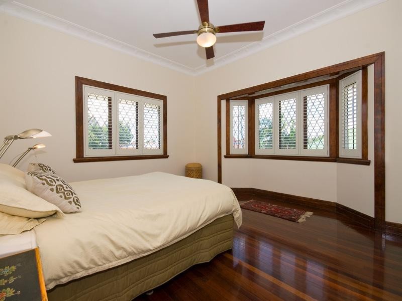 12 Rakeevan Road, Graceville QLD 4075