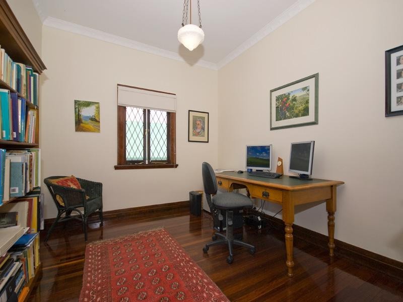 12 Rakeevan Road, Graceville QLD 4075