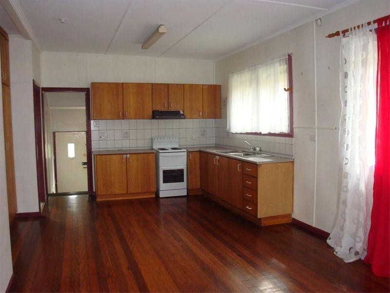 27 Lancelot Street, Tennyson QLD 4105