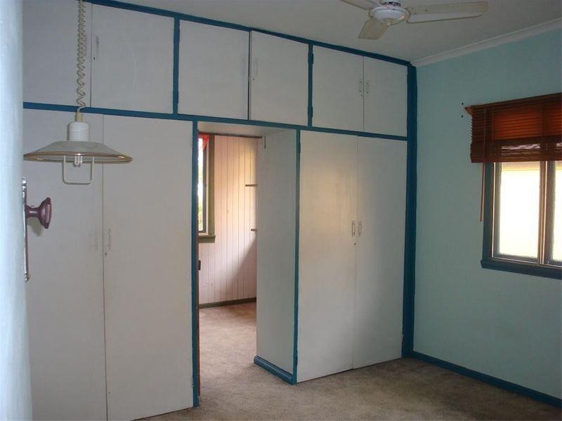 27 Lancelot Street, Tennyson QLD 4105