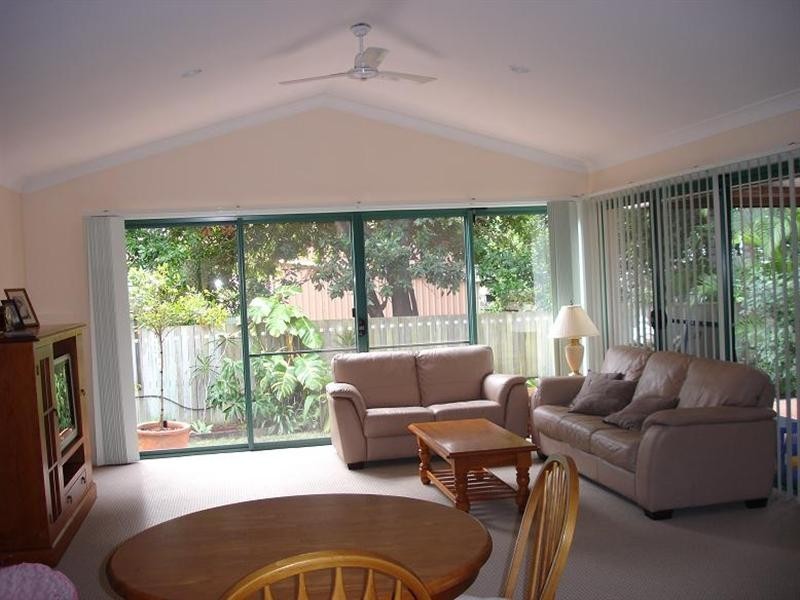 128 Long Street E, Graceville QLD 4075