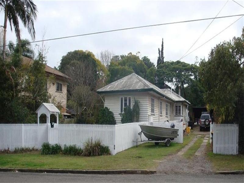 17 Lancelot Street, Tennyson QLD 4105