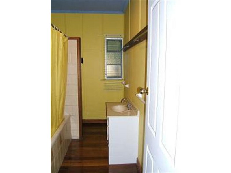 17 Lancelot Street, Tennyson QLD 4105