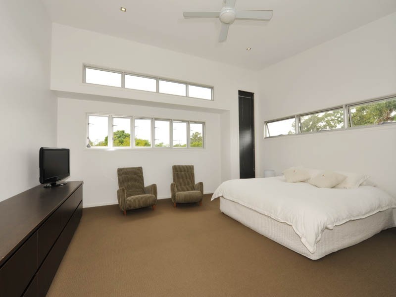 202 Graceville Avenue, Graceville QLD 4075