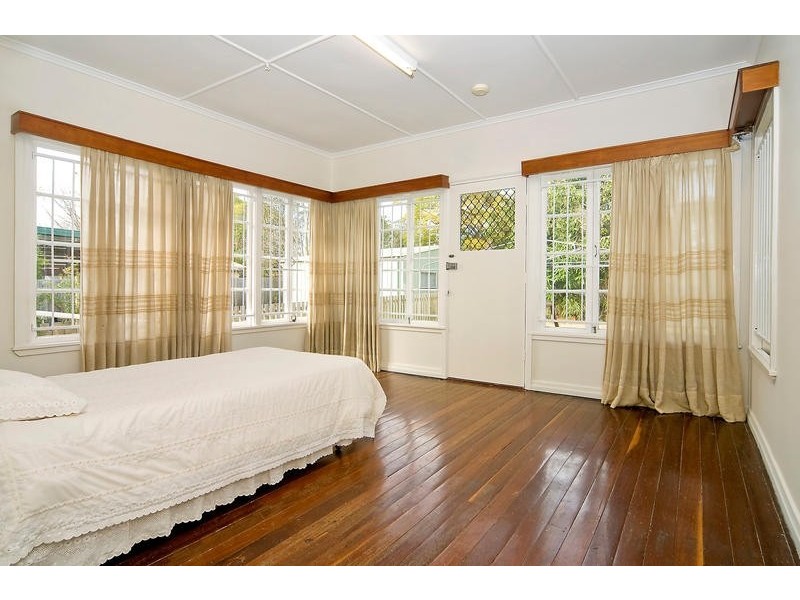 32 California Road, Oxley QLD 4075