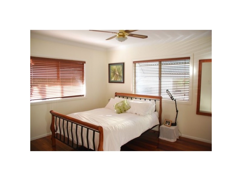 61 Hall Street, Sherwood QLD 4075