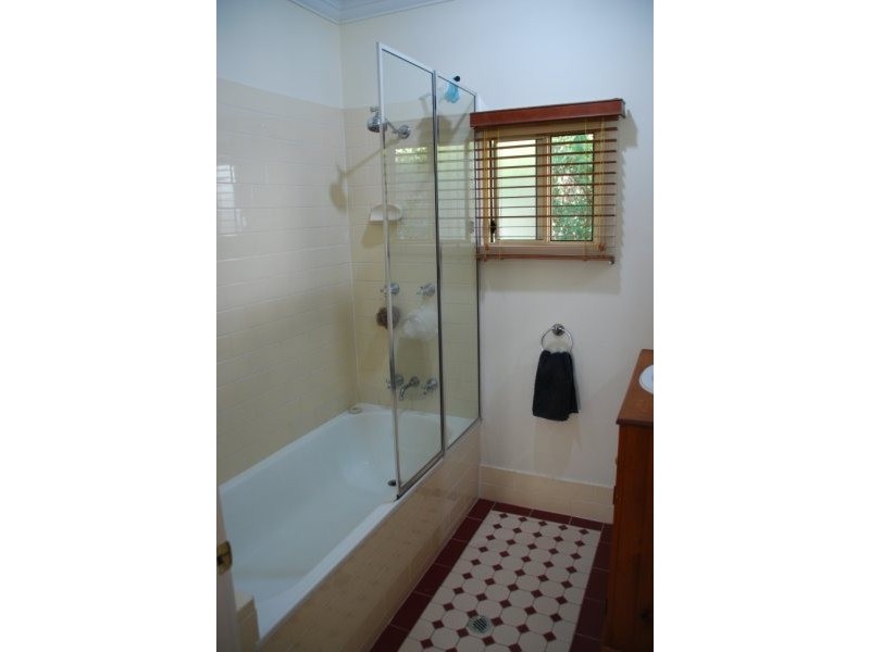 61 Hall Street, Sherwood QLD 4075